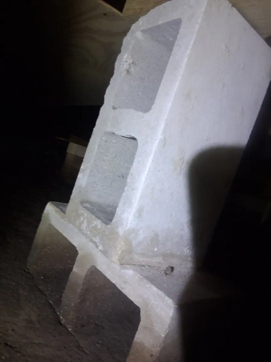 Concrete block pier stack under a manufactured home